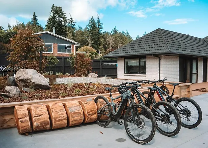 Luxury Redwoods With Heated Pool, Spa, Sauna Villa Rotorua