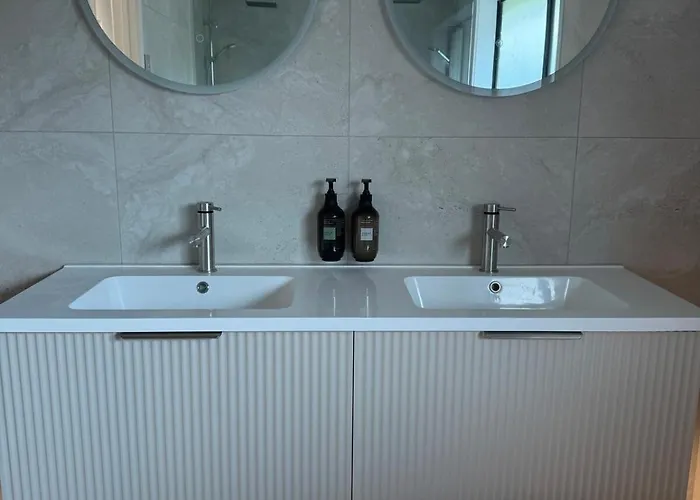 Luxury Redwoods With Heated Pool, Spa, Sauna Rotorua