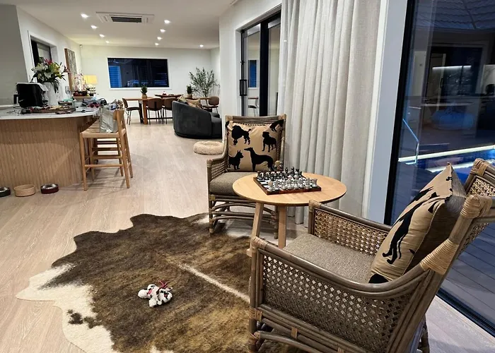 Villa Luxury Redwoods With Heated Pool, Spa, Sauna Rotorua