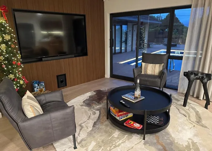 Luxury Redwoods With Heated Pool, Spa, Sauna Villa Rotorua